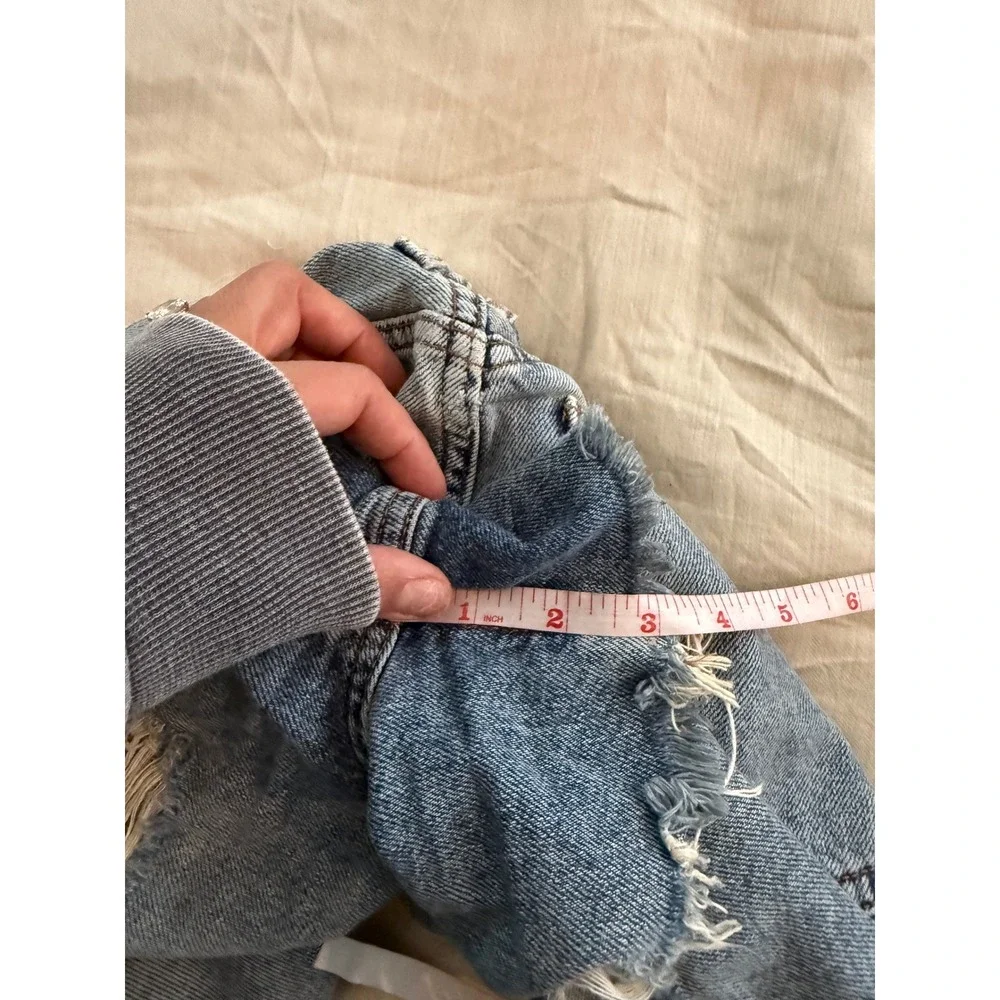 We The Free Free People Cindy Distressed Denim Shorts High Rise Frayed Cutoff - Picture 8 of 8